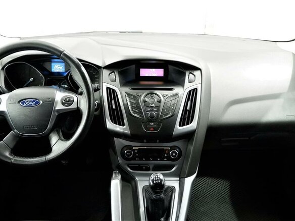 2011 Ford Focus III, чёрный - вид 11
