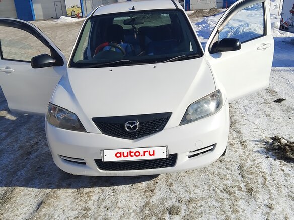 2003 Mazda Demio II (DY), белый, 365000 рублей - вид 2