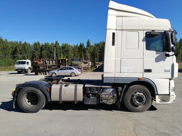 2011 DAF XF 105, бежевый, 2400000 рублей - вид 2