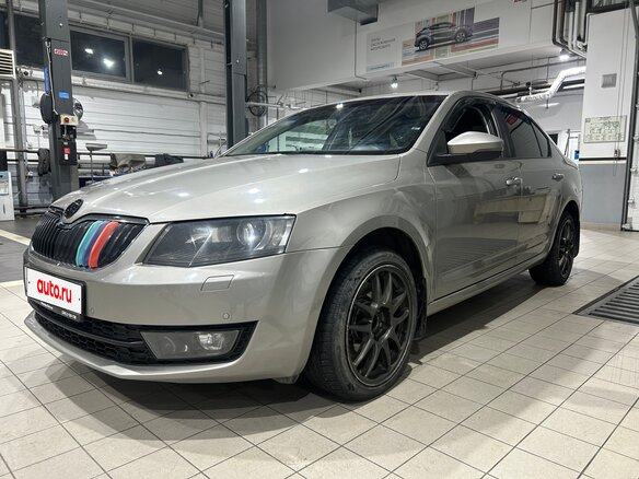 2013 Skoda Octavia III (A7), бежевый, 1250000 рублей