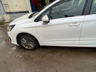 2017 Citroen C4 II Рестайлинг, белый, 850000 рублей, вид 4