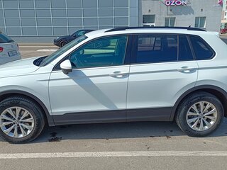 2018 Volkswagen Tiguan II, белый, 2000000 рублей, вид 4