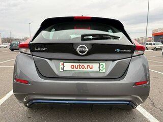 2018 Nissan Leaf II (ZE1), серебристый, 1600000 рублей, вид 5