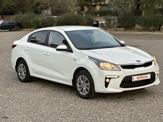 2019 Kia Rio IV, белый, 1550000 рублей, вид 5