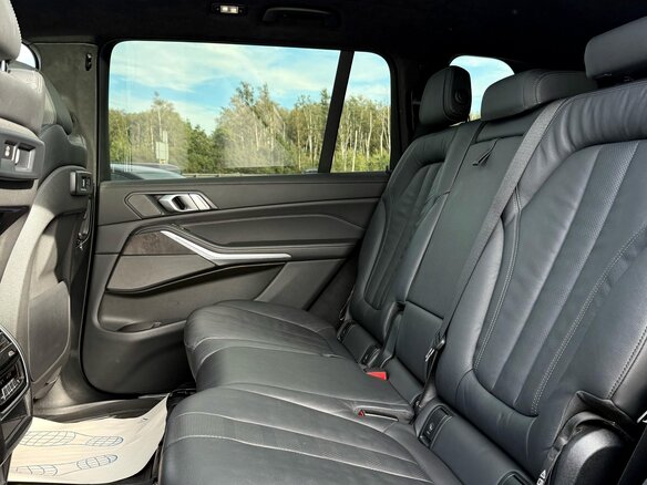 2020 BMW X7 40i I (G07), чёрный, 5250000 рублей - вид 21