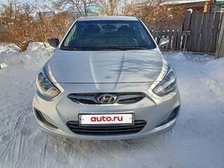 2013 Hyundai Solaris I, серебристый, 750000 рублей, вид 5