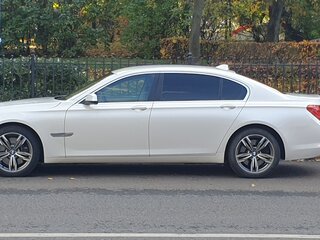 2012 BMW 7 серии Long 750Li xDrive V (F01/F02/F04), белый, 1800000 рублей, вид 5