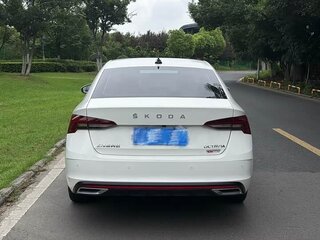 2021 Skoda Octavia IV (A8), белый, 1680000 рублей, вид 2