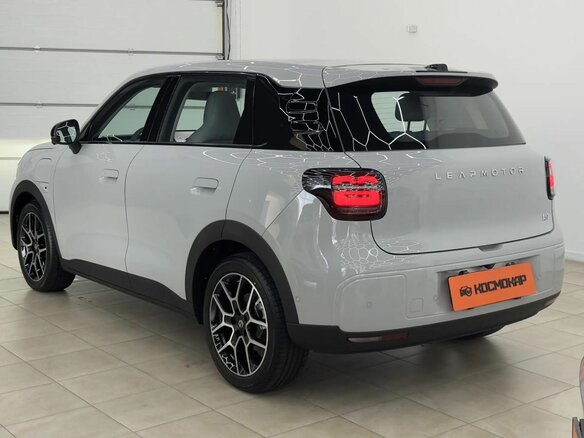 2026 Leapmotor A10 53 kWh, серый, 2300000 рублей - вид 3