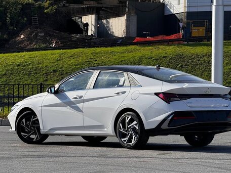 2026 Hyundai Elantra VII (CN7) Рестайлинг, белый, 2160000 рублей, вид 3