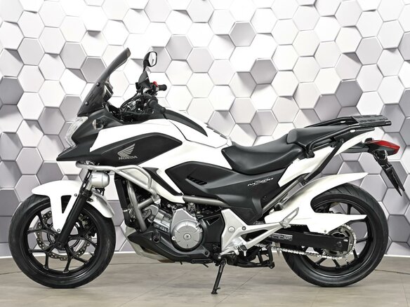 2012 Honda NC 700X, белый - вид 3