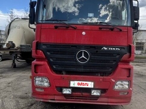 2000 Mercedes-Benz Actros, красный, 1200000 рублей