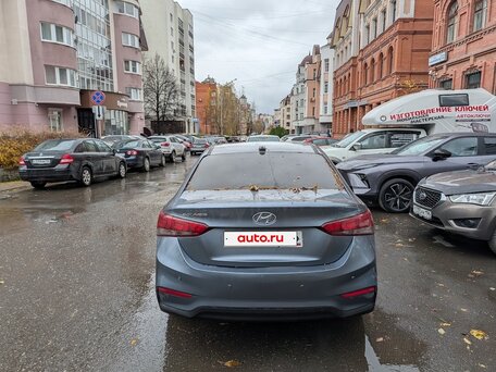 2017 Hyundai Solaris II, серый, 899999 рублей, вид 4