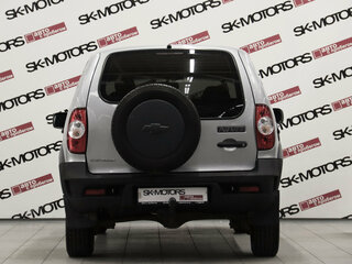 2013 Chevrolet Niva I Рестайлинг, серебристый, 420170 рублей, вид 5