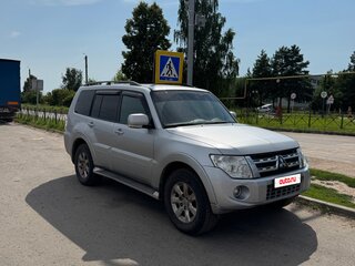 2011 Mitsubishi Pajero IV Рестайлинг 1, серебристый, 1950000 рублей, вид 2