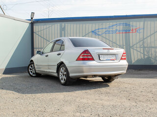 2005 Mercedes-Benz C-Класс 180 II (W203) Рестайлинг, серебристый, 340000 рублей, вид 4
