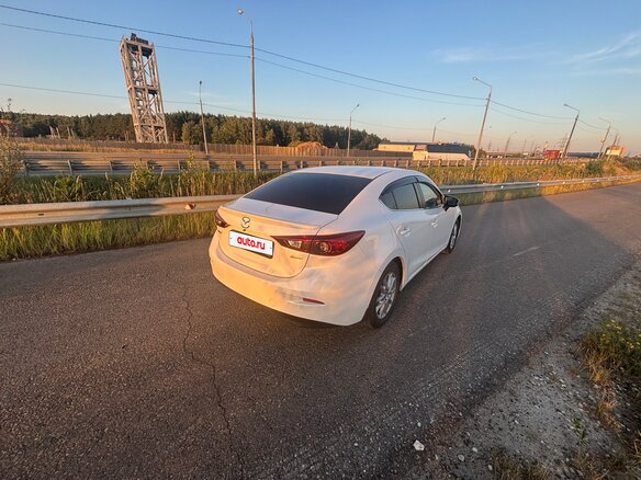 2014 Mazda 3 III (BM), белый, 1350000 рублей - вид 4