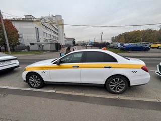 2019 Mercedes-Benz E-Класс 200 d V (W213, S213, C238), чёрный, 1530000 рублей, вид 5