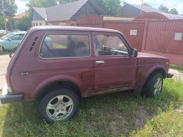 2002 Lada (ВАЗ) 2121 (4x4) I Рестайлинг, пурпурный, 260000 рублей - вид 3