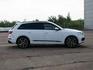 2021 Audi Q7 55 TFSI II (4M) Рестайлинг, белый, 5640214 рублей, вид 4
