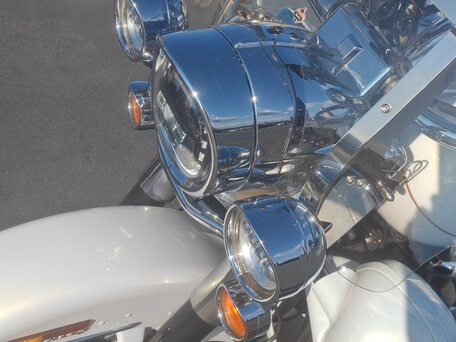 2007 Harley-Davidson Road King, белый, 750000 рублей, вид 3