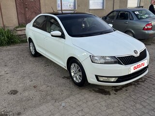 2018 Skoda Rapid I Рестайлинг, белый, 900000 рублей, вид 1