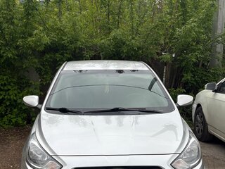 2013 Hyundai Solaris I, серебристый, 800000 рублей, вид 3