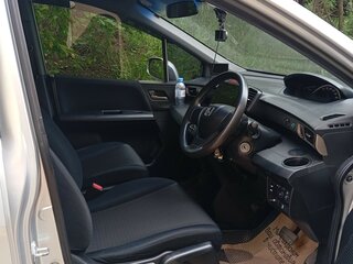 2011 Honda Freed Spike I Рестайлинг, серебристый, 1500000 рублей, вид 3