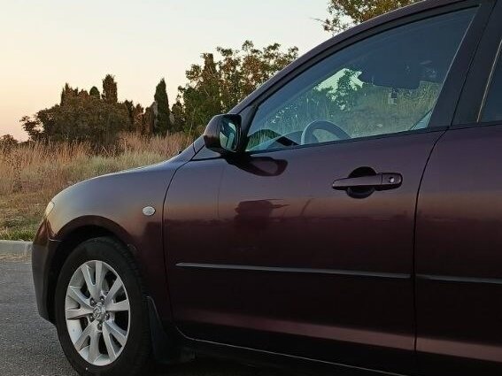 2007 Mazda 3 I (BK) Рестайлинг, красный, 660000 рублей - вид 3