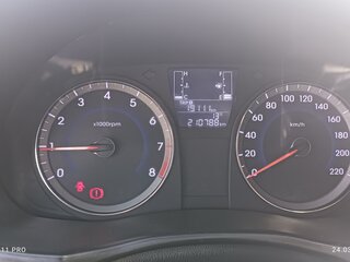 2015 Hyundai Solaris I Рестайлинг, белый, 724000 рублей, вид 5