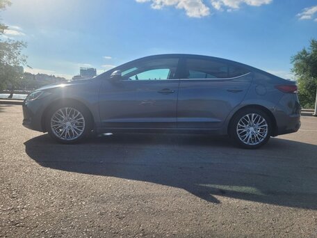 2016 Hyundai Elantra VI (AD), серый, 1140000 рублей, вид 3