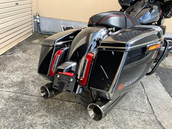 2025 Harley-Davidson CVO Road Glide, серый - вид 8