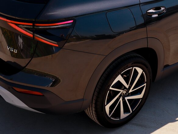 2026 Jetta VS8, чёрный, 2540000 рублей - вид 9
