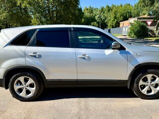 2013 Kia Sorento II Рестайлинг, серебристый, 1300000 рублей, вид 3
