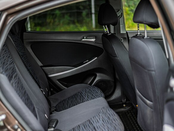 2014 Hyundai Solaris I Рестайлинг, коричневый, 875000 рублей - вид 10