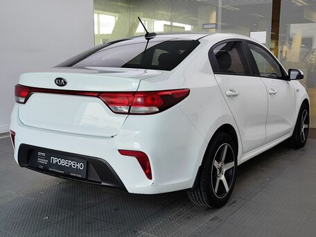 2017 Kia Rio IV, белый, 1120000 рублей, вид 5