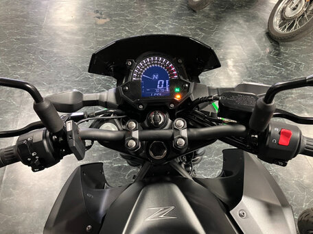 2021 Kawasaki Z 400, чёрный, 530000 рублей, вид 3