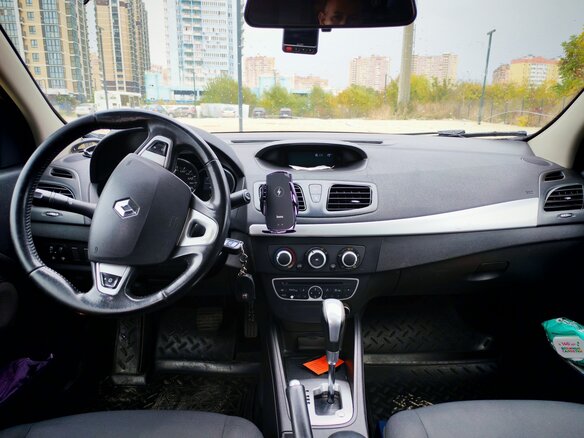 2012 Renault Fluence I, бежевый, 650000 рублей - вид 9