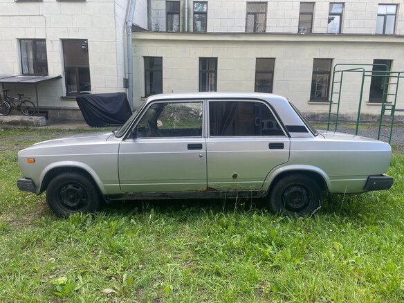 2010 Lada (ВАЗ) 2107, серебристый, 140000 рублей - вид 3