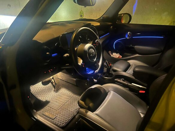 2022 Mini Hatch Cooper S III (F55/F56) Рестайлинг 2, зелёный, 3100000 рублей - вид 8
