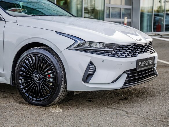 2022 Kia K5 III, белый, 2448000 рублей - вид 9