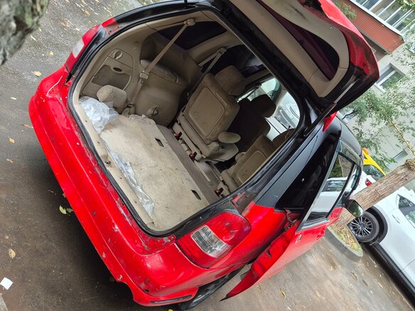 2001 Mazda MPV II (LW), красный, 485000 рублей - вид 24