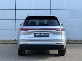 2026 Geely EX5 Гибрид EM-R, серебристый, 3829990 рублей, вид 5