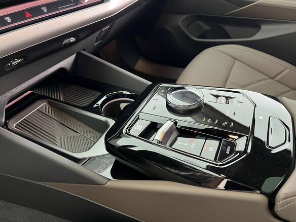 2025 BMW 5 серии Long 530Li xDrive VIII (G60/G61/G68), чёрный, 8400000 рублей - вид 15