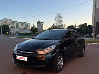 2013 Hyundai Solaris I, чёрный, 800000 рублей, вид 2