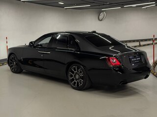 2022 Rolls-Royce Ghost Black Badge II (Series I), чёрный, 33000000 рублей, вид 4