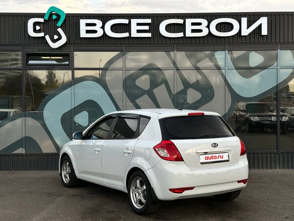 2011 Kia Ceed I Рестайлинг, белый, 660000 рублей - вид 2