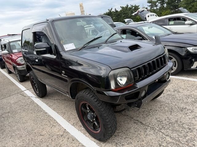 Открыть фотографии: Suzuki Jimny III Рестайлинг 1