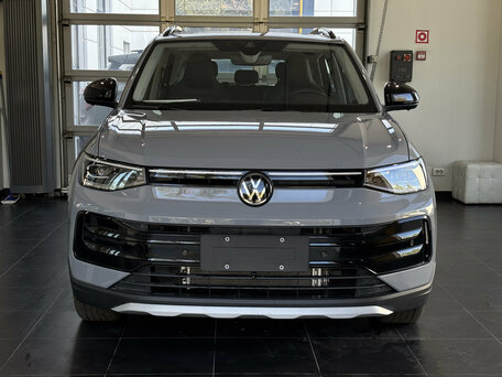 2026 Volkswagen Tharu XR, серый, 3200000 рублей, вид 2