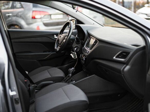2017 Hyundai Solaris II, серый, 1199000 рублей - вид 10